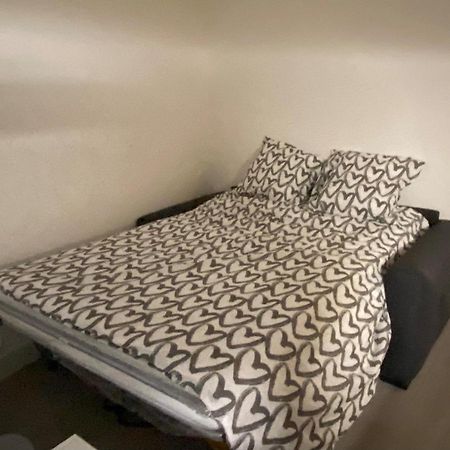 Enghien-Les-Bains: Studio Au Coeur Du Centre Ville. Εξωτερικό φωτογραφία